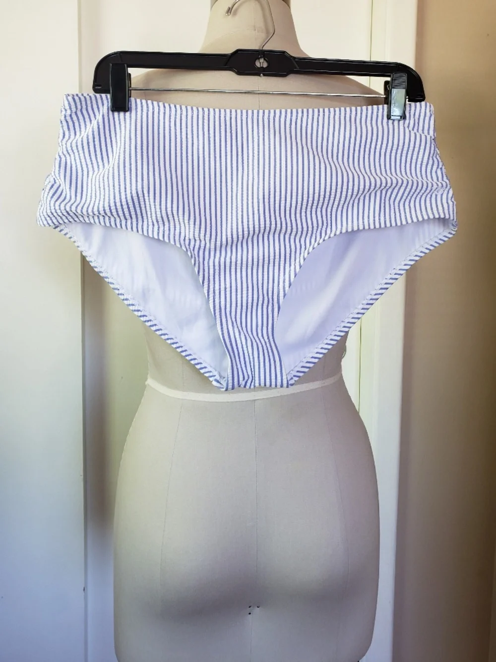 Ruffle Butts Seersucker Swimsuit Size Large NEW - Picture 7 of 13